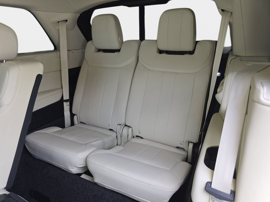 Certified 2024 Land Rover Range Rover Long Wheelbase Autobiography AWD/4WD image 13
