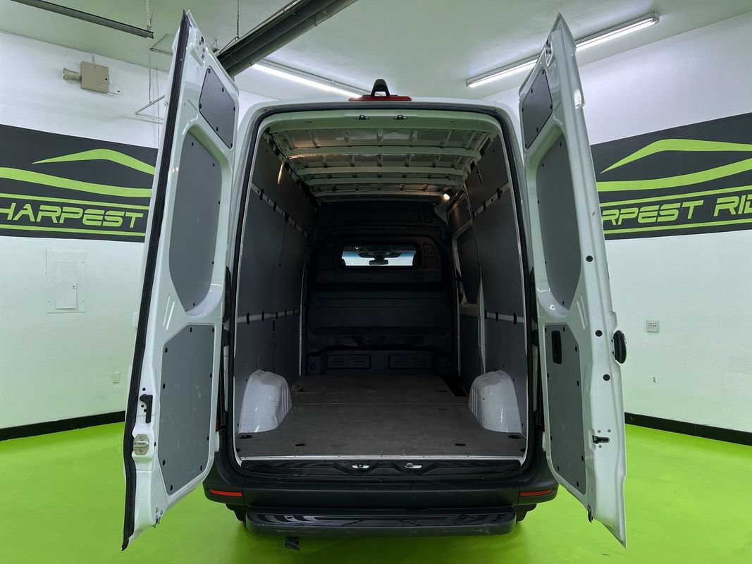 Used 2021 Mercedes-Benz Sprinter 2500 image 9