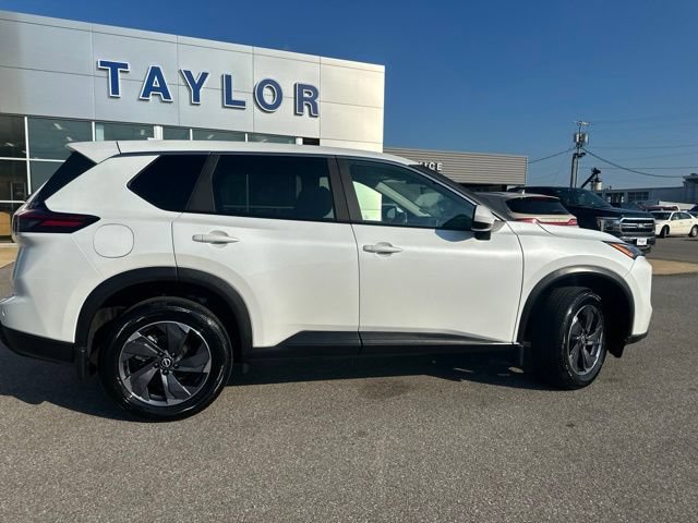 Used 2026 Nissan Rogue SV FWD image 16