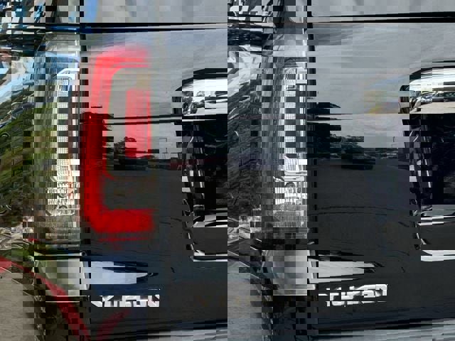 Used 2020 GMC Yukon Denali w/ Denali Premium Package image 9