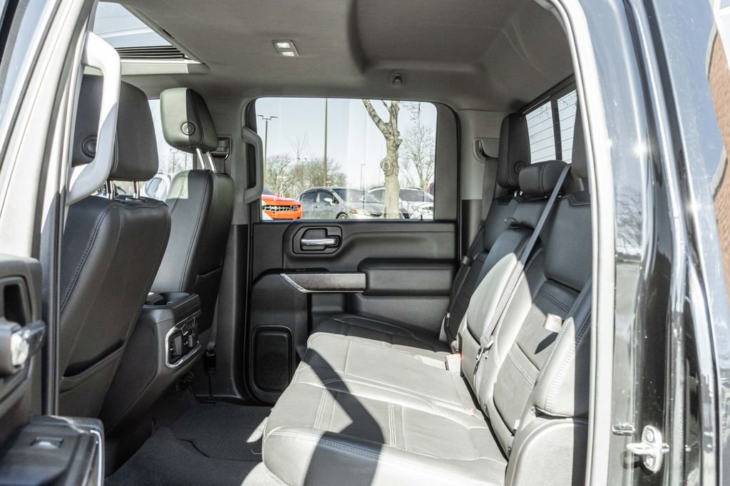 Used 2023 GMC Sierra 3500 Denali w/ Denali Ultimate Package AWD/4WD image 31