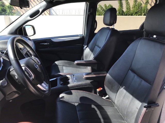 Used 2016 Dodge Grand Caravan R/T image 11