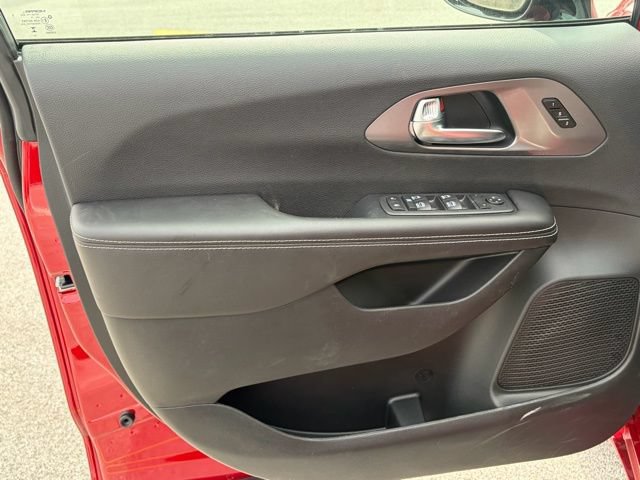 New 2026 Chrysler Pacifica Select w/ S Appearance Package FWD image 12