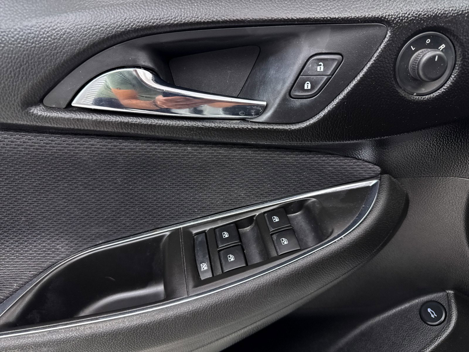 Used 2018 Chevrolet Cruze LT w/ RS Package image 26