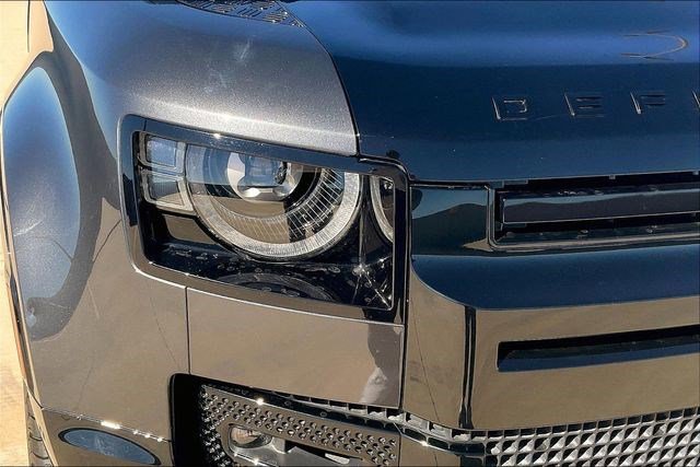 Used 2022 Land Rover Defender 110 X image 34