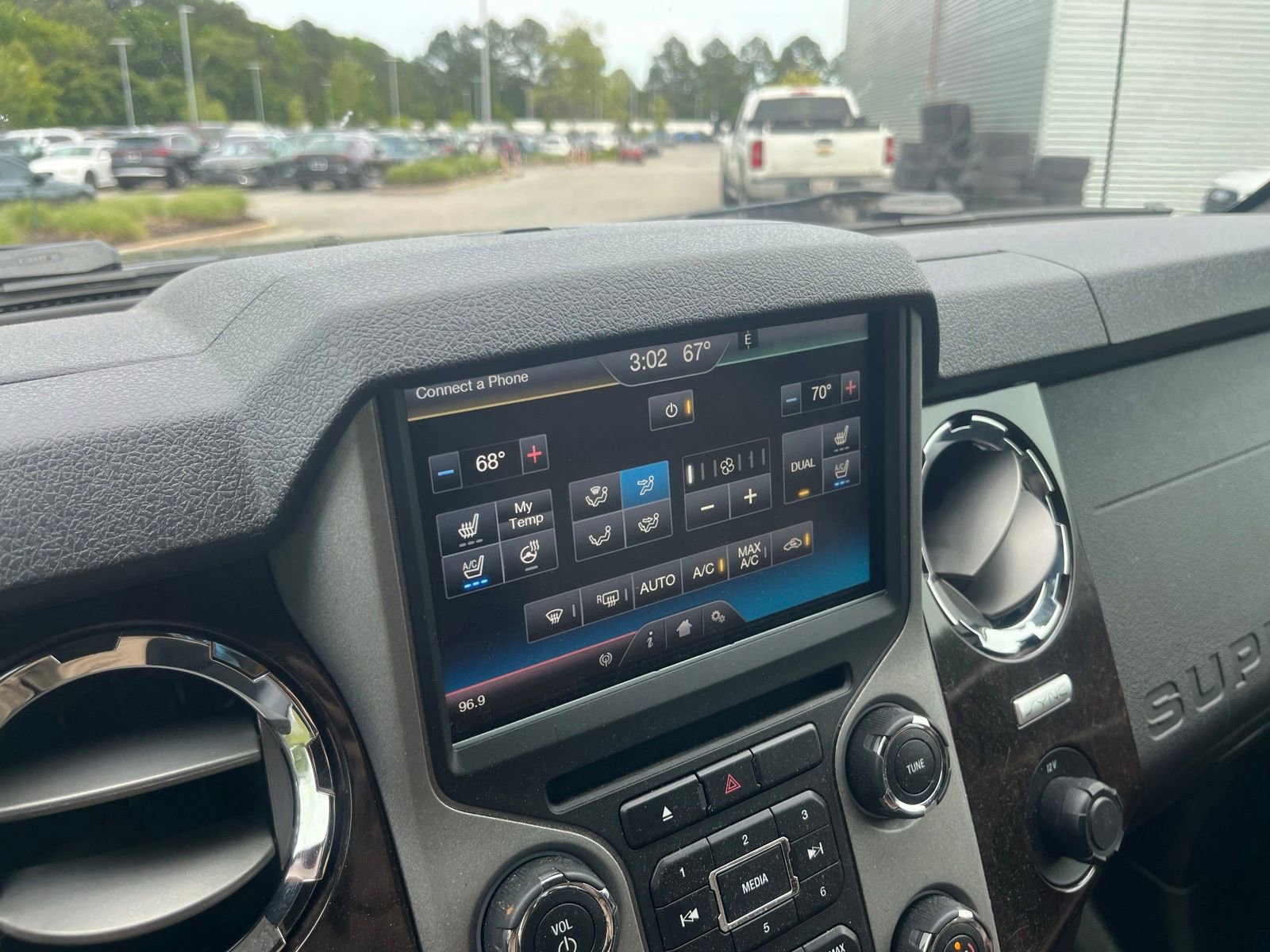 Used 2016 Ford F350 Platinum w/ FX4 Off-Road Package AWD/4WD image 13