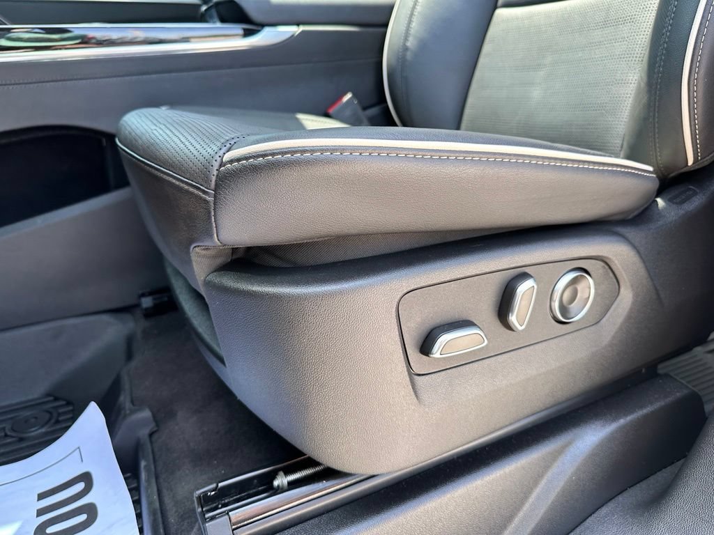 Used 2025 Cadillac Escalade Sport RWD image 45