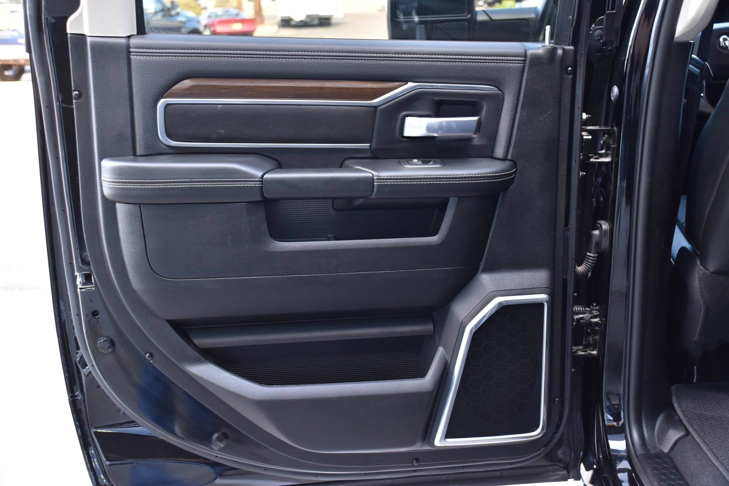 Used 2024 RAM 2500 Laramie AWD/4WD image 20