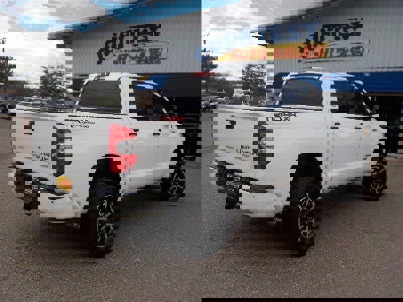 Used 2017 Toyota Tundra SR5 w/ TRD Off Road Package image 11