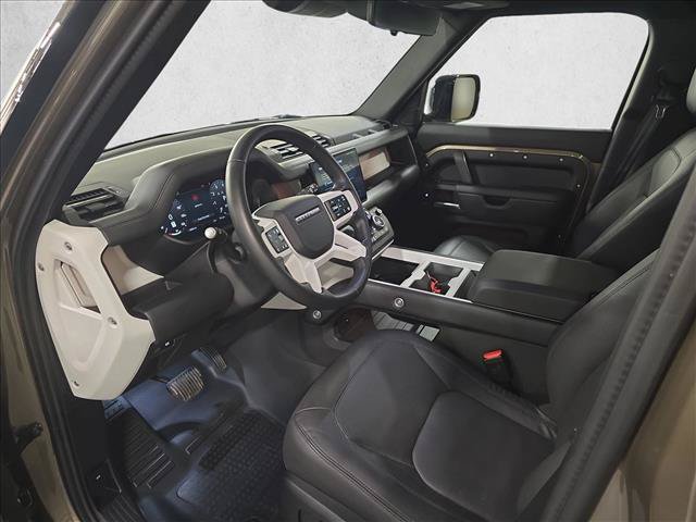 Used 2025 Land Rover Defender 110 X-Dynamic SE AWD/4WD image 15