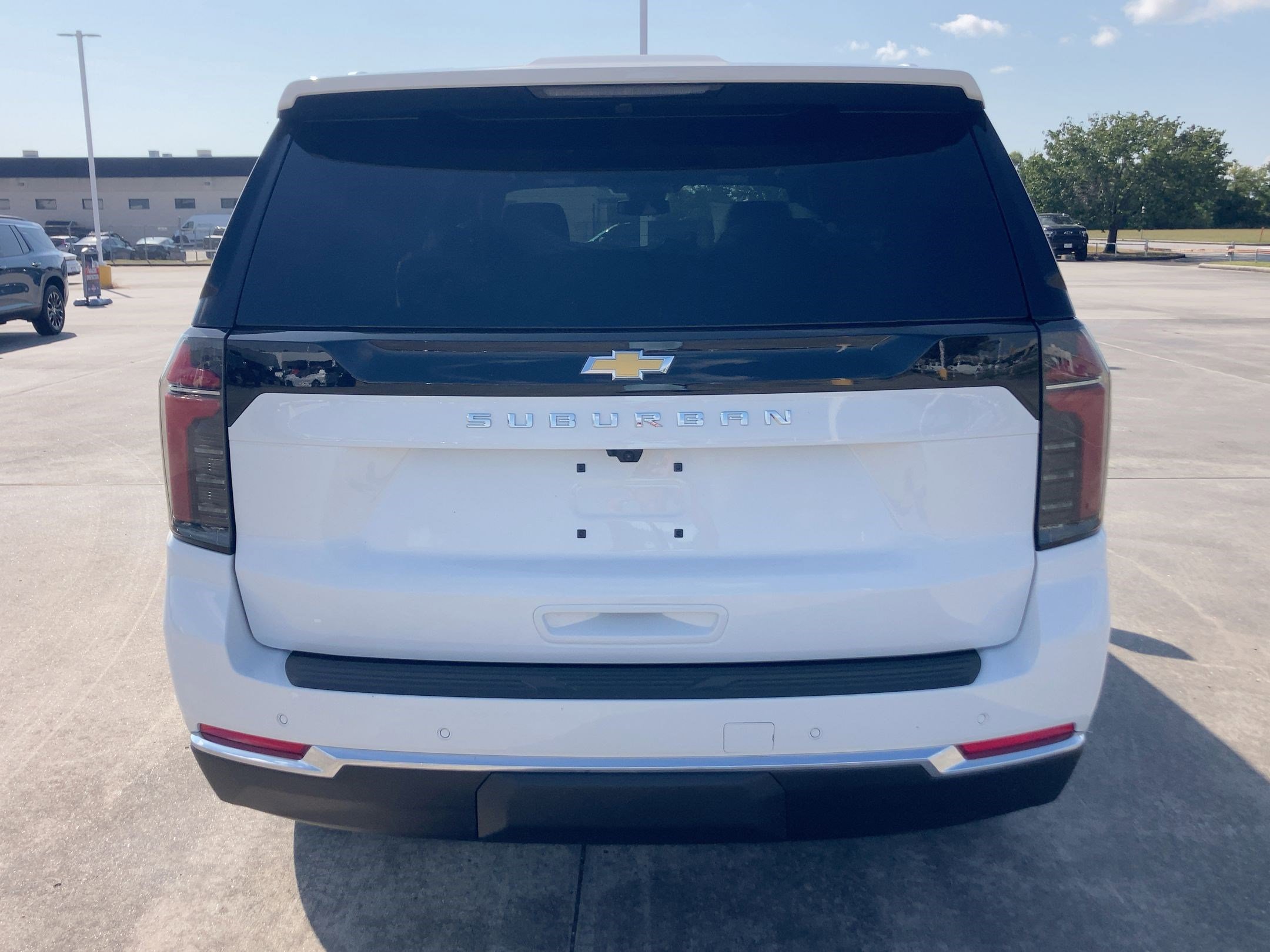 New 2026 Chevrolet Suburban LS image 9