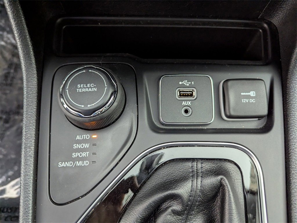 Certified 2020 Jeep Cherokee Limited image 30