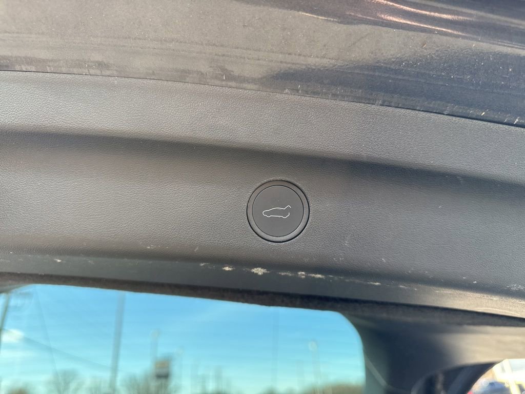 Used 2022 Tesla Model Y Performance image 30