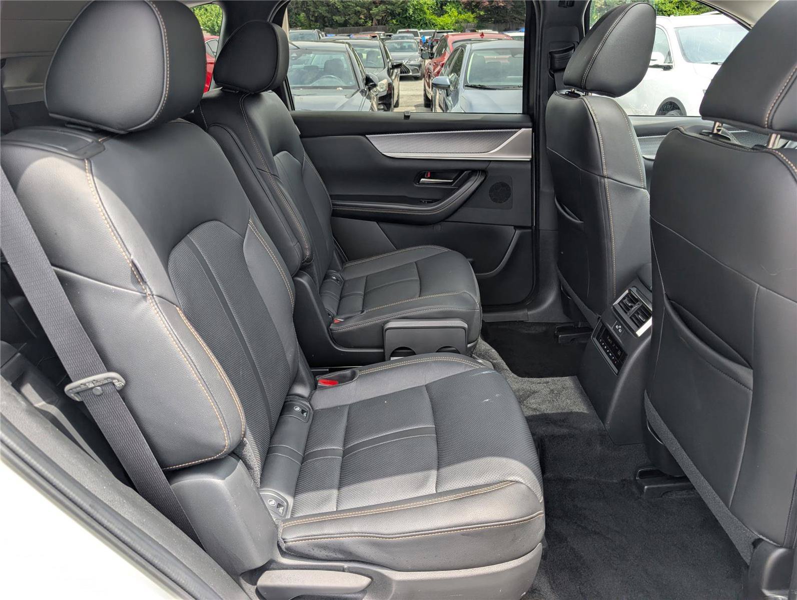 Used 2024 MAZDA CX-90 Plug-In Hybrid w/ Preferred AWD/4WD image 13