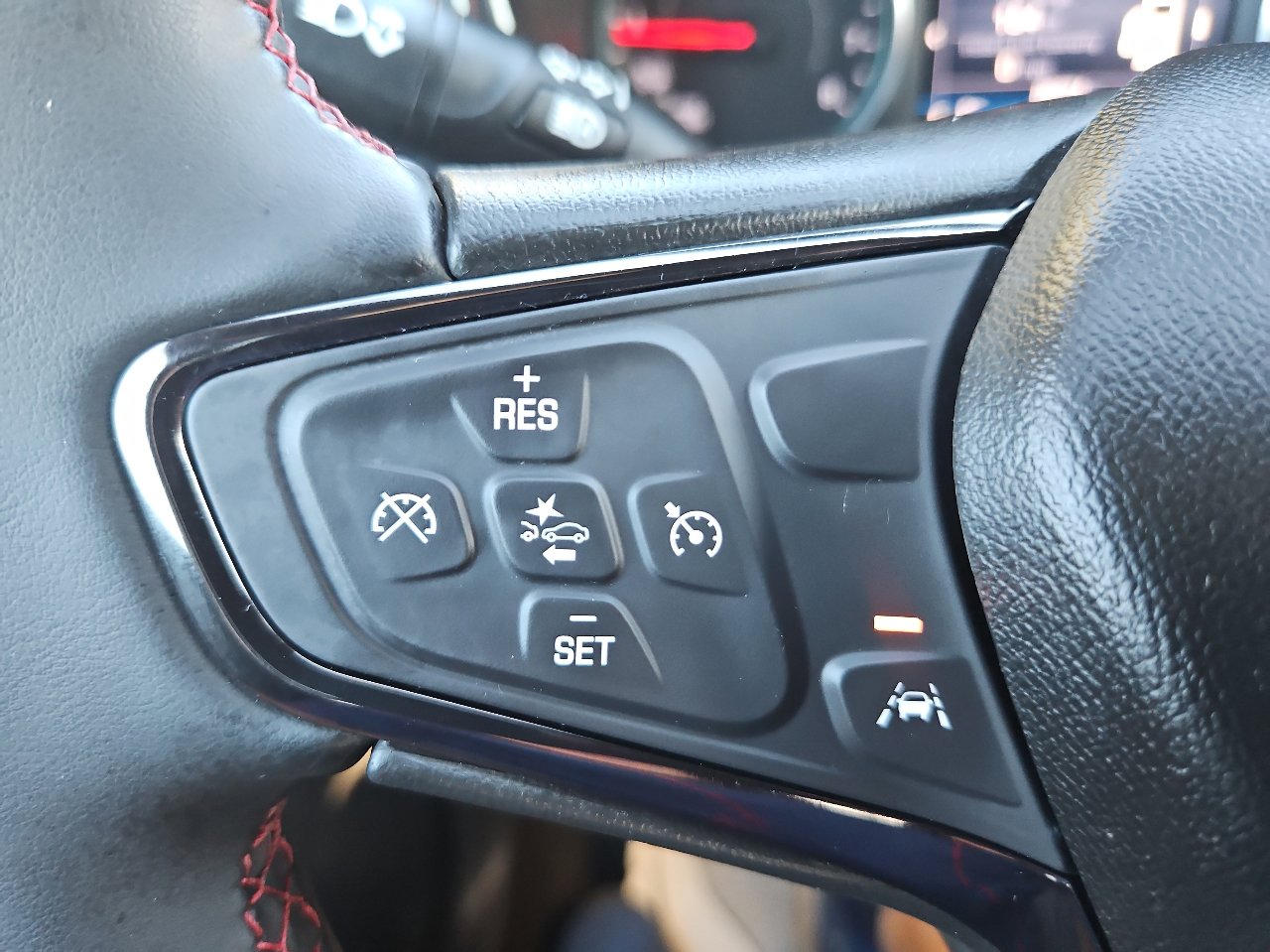 Used 2023 Chevrolet Equinox RS image 27