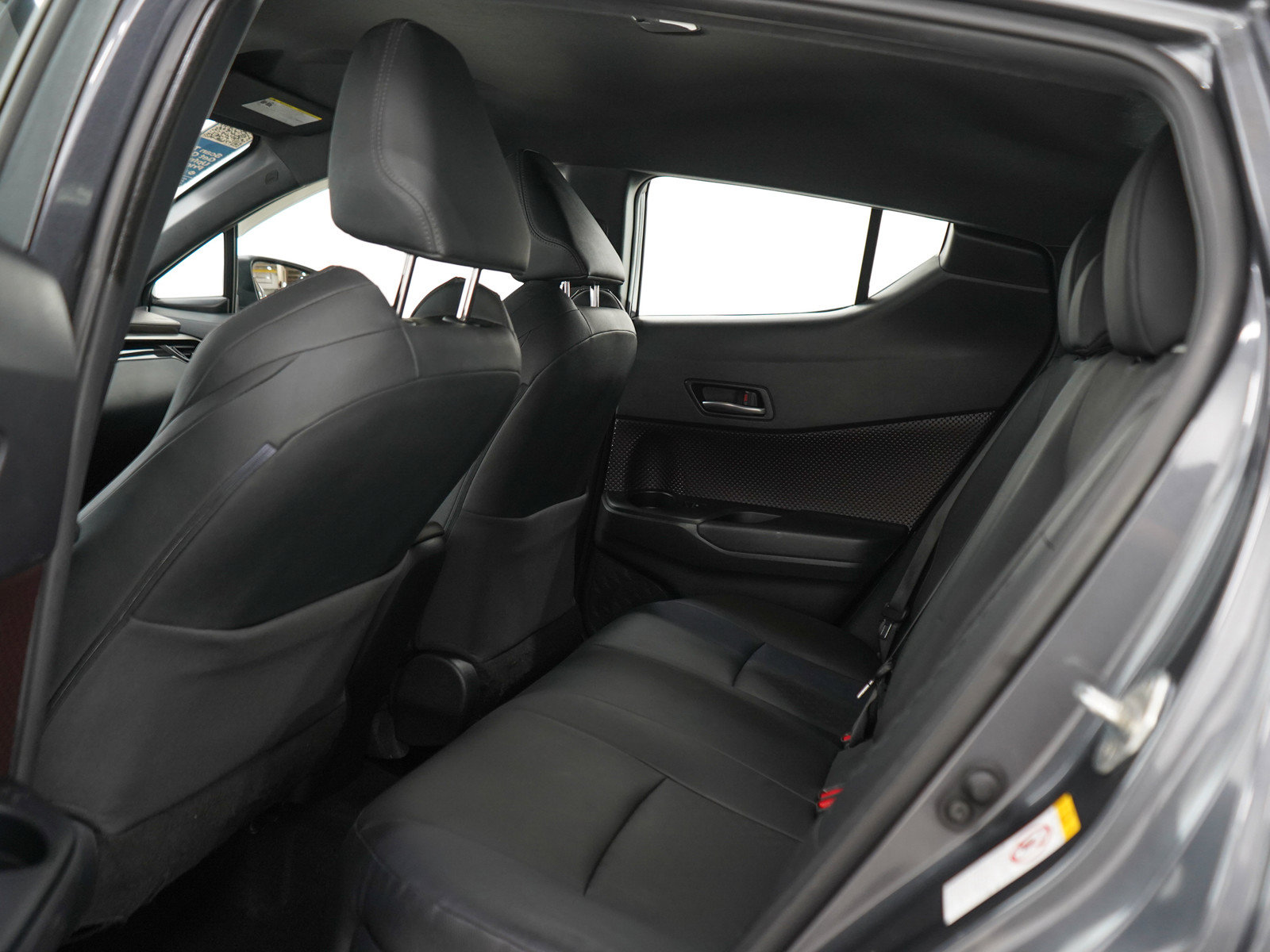 Used 2019 Toyota C-HR Limited FWD image 17