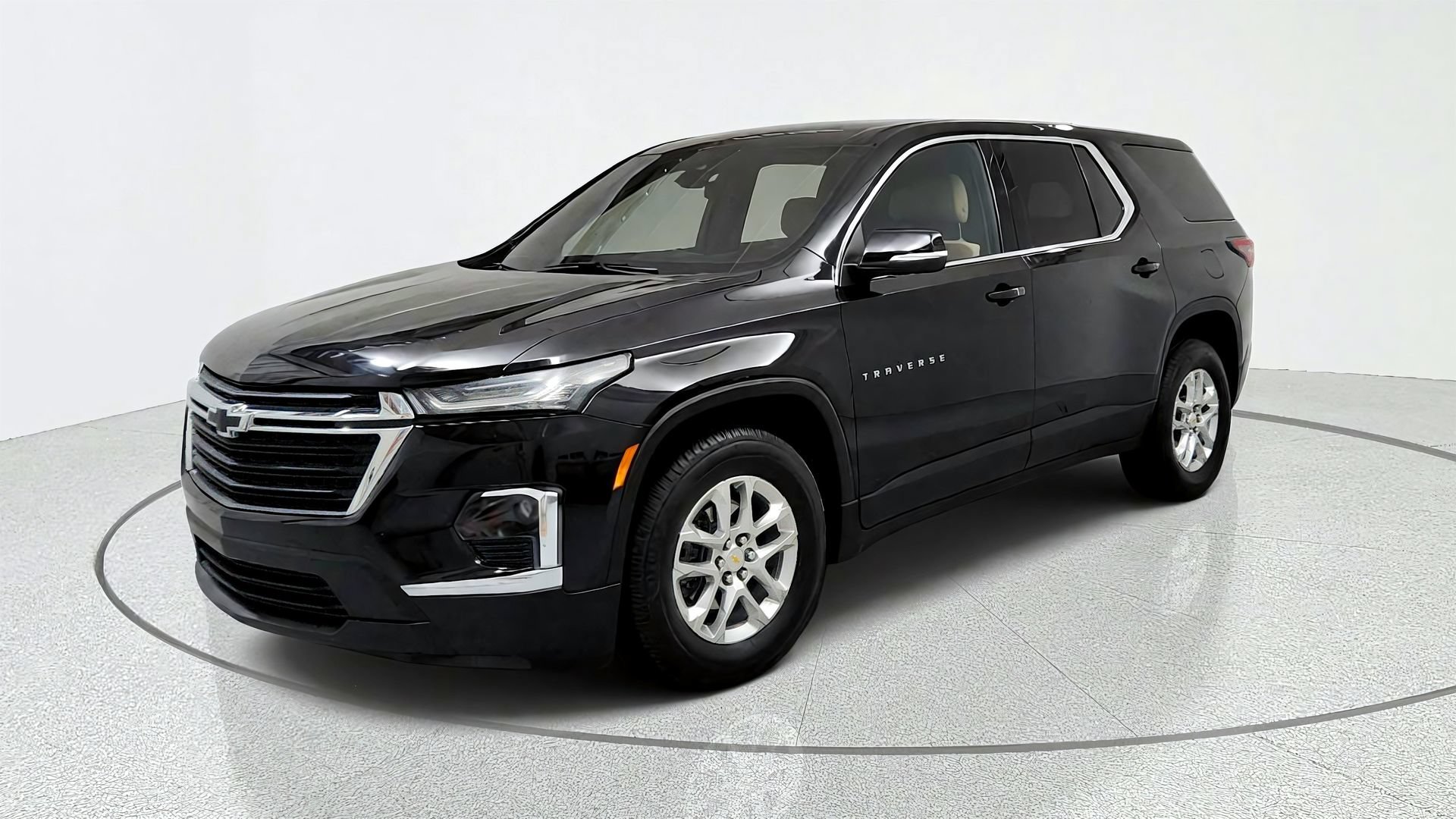 Certified 2024 Chevrolet Traverse LS w/ Safety Package AWD/4WD image 1