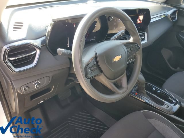 Used 2025 Chevrolet TrailBlazer LT w/ Driver Confidence Package FWD image 17