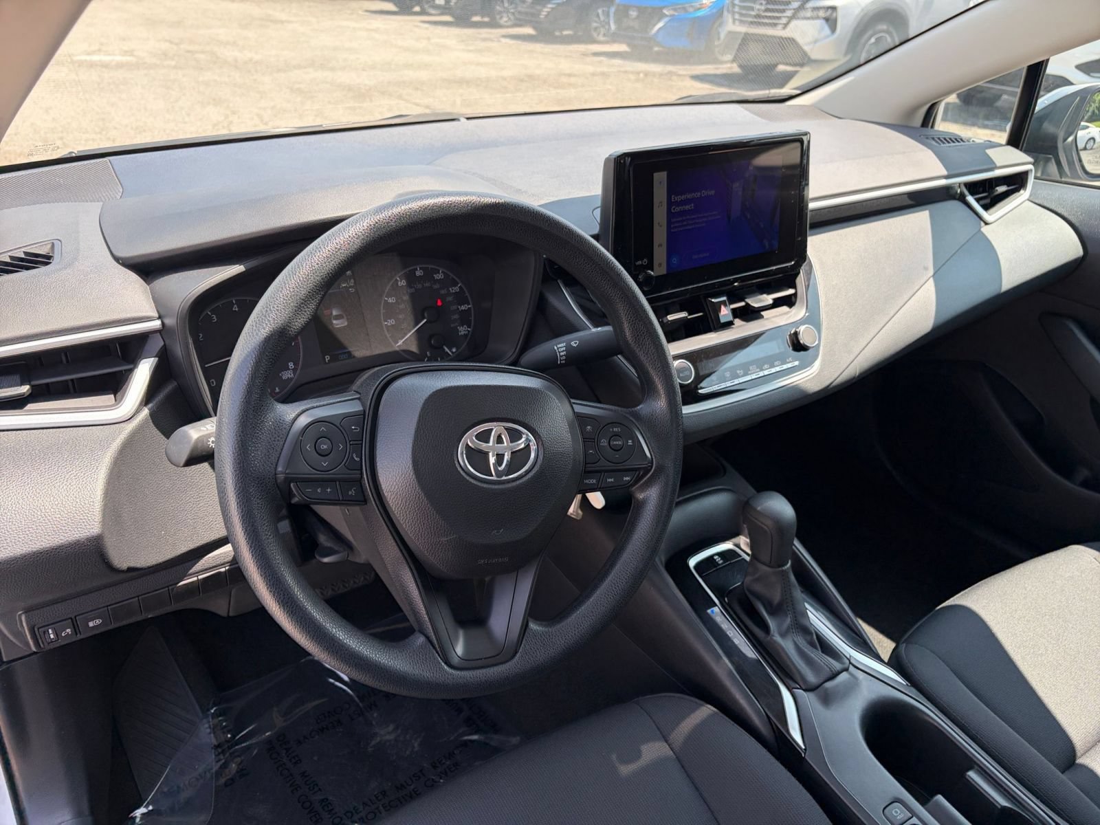 Used 2025 Toyota Corolla LE FWD image 31