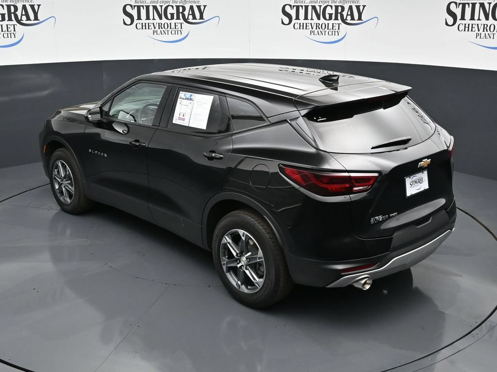 Used 2025 Chevrolet Blazer LT AWD/4WD image 25