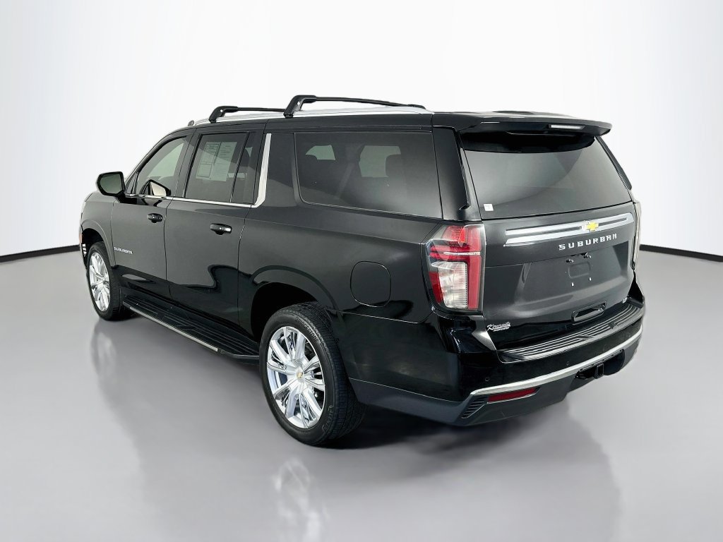 Used 2021 Chevrolet Suburban LT AWD/4WD image 5