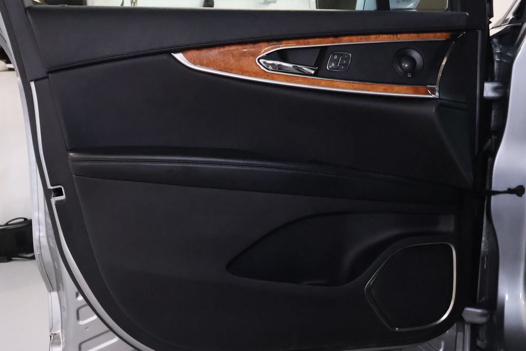 Used 2020 Lincoln Nautilus Reserve AWD/4WD image 13