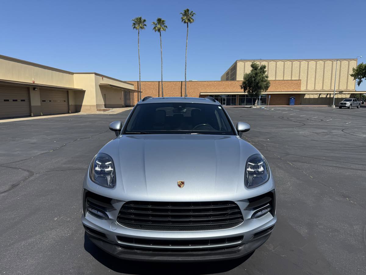 Used 2021 Porsche Macan AWD/4WD image 2