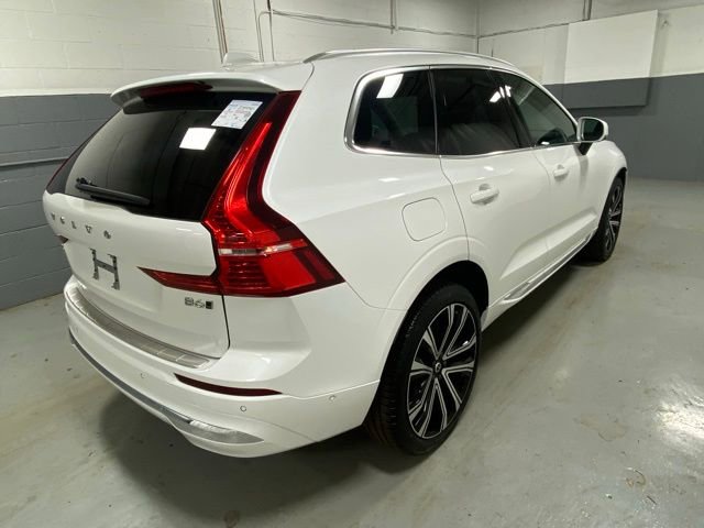 Used 2023 Volvo XC60 B6 Ultimate image 3