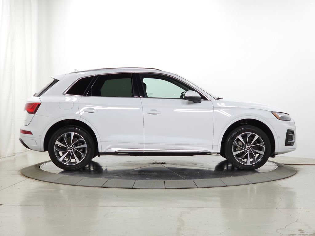 Used 2021 Audi Q5 Prestige w/ Prestige Package AWD/4WD image 13