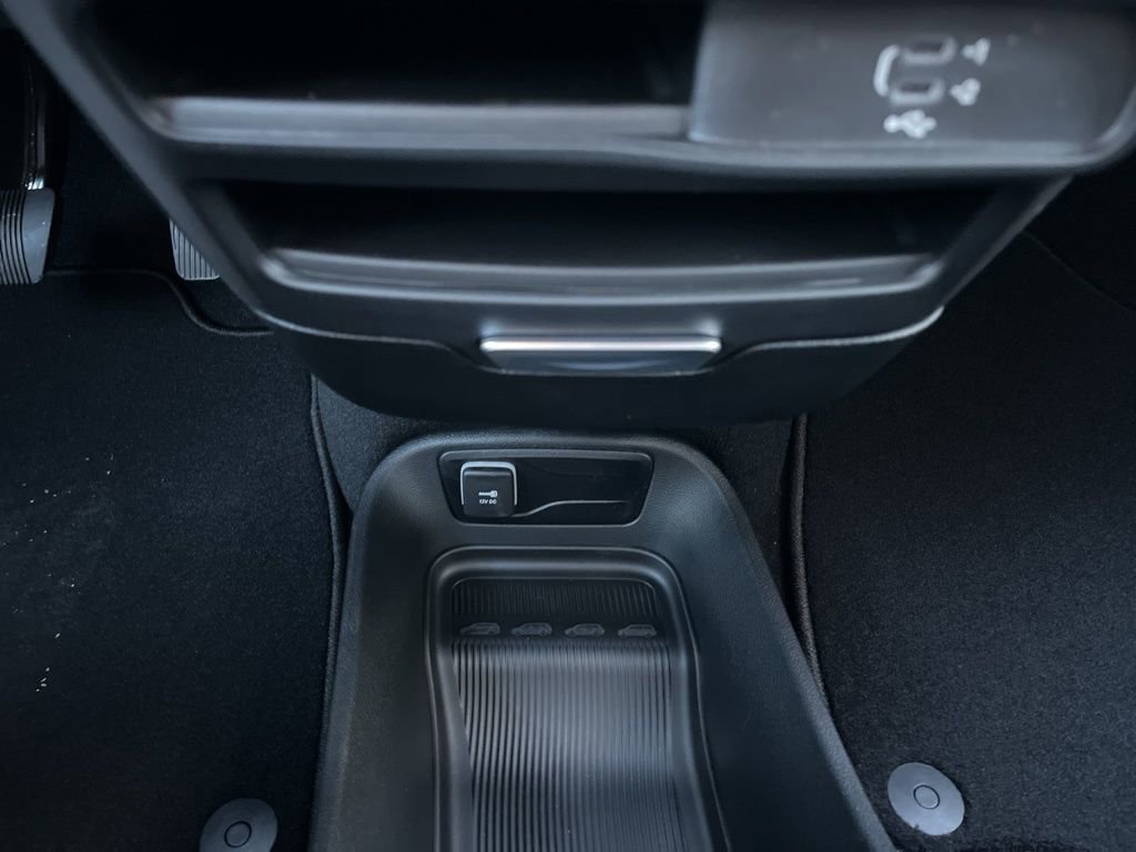 New 2026 Chrysler Pacifica Select w/ S Appearance Package image 21