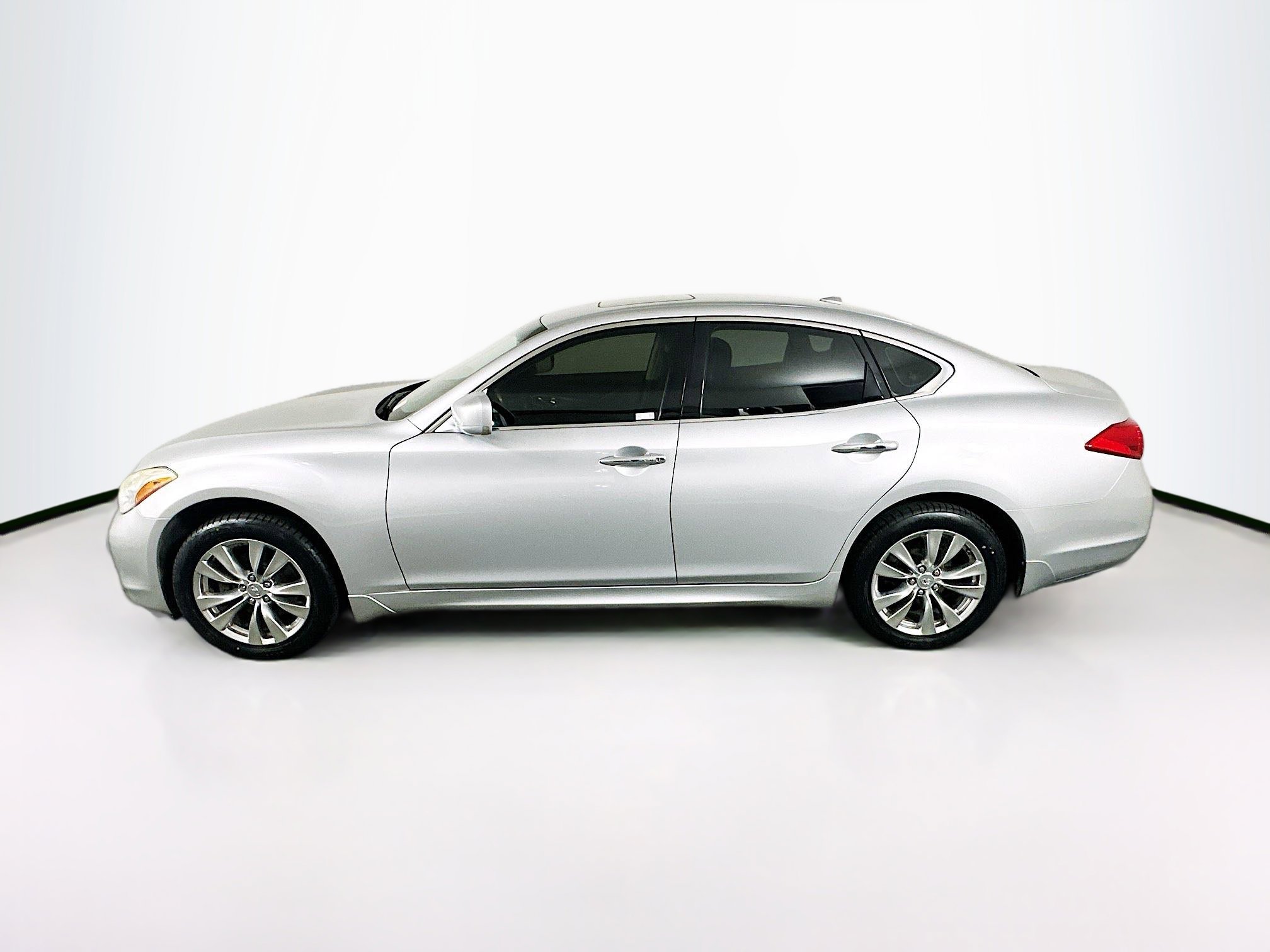Used 2012 INFINITI M37 x w/ Premium Pkg AWD/4WD image 4