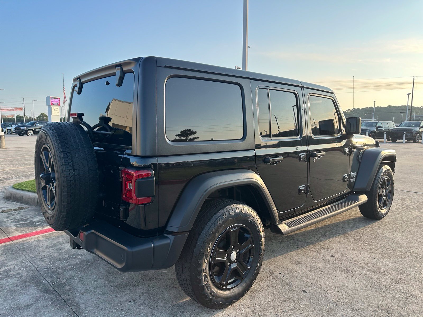 Used 2019 Jeep Wrangler Unlimited Sport S AWD/4WD image 7