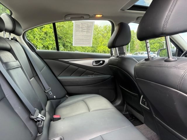 Used 2019 INFINITI Q50 Luxe w/ Essential Package (3.0T Luxe) AWD/4WD image 17