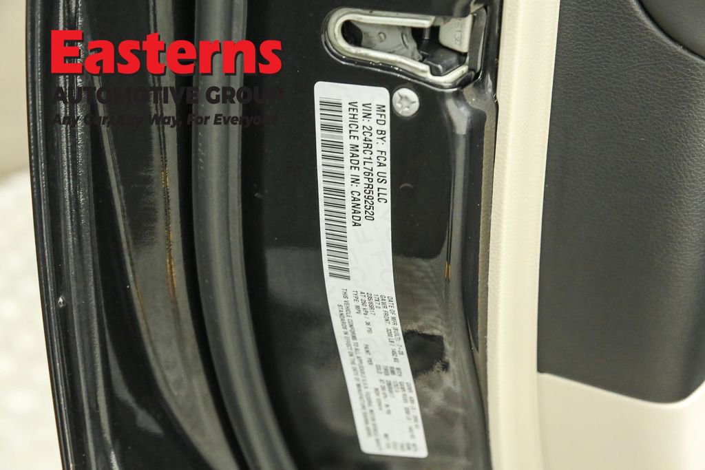 Used 2023 Chrysler Pacifica Touring-L image 33