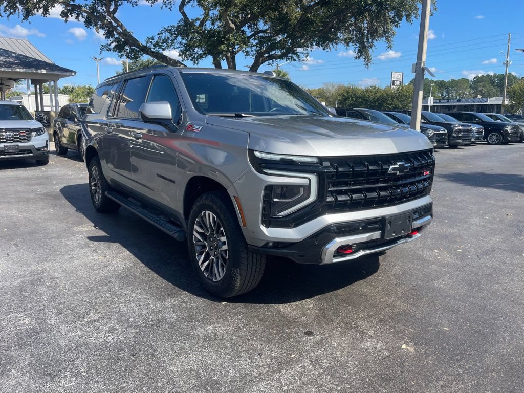 Used 2025 Chevrolet Suburban Z71 AWD/4WD image 7