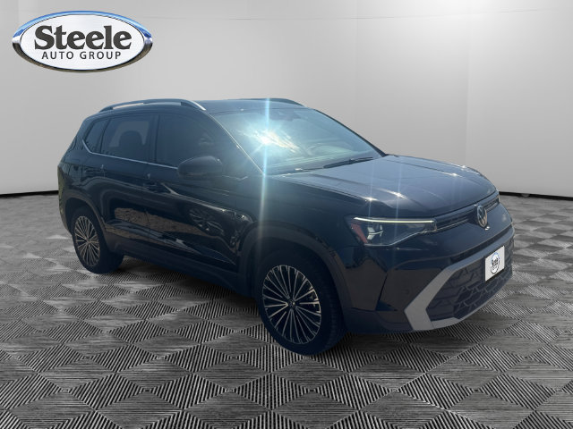 New 2025 Volkswagen Taos SE FWD image 5