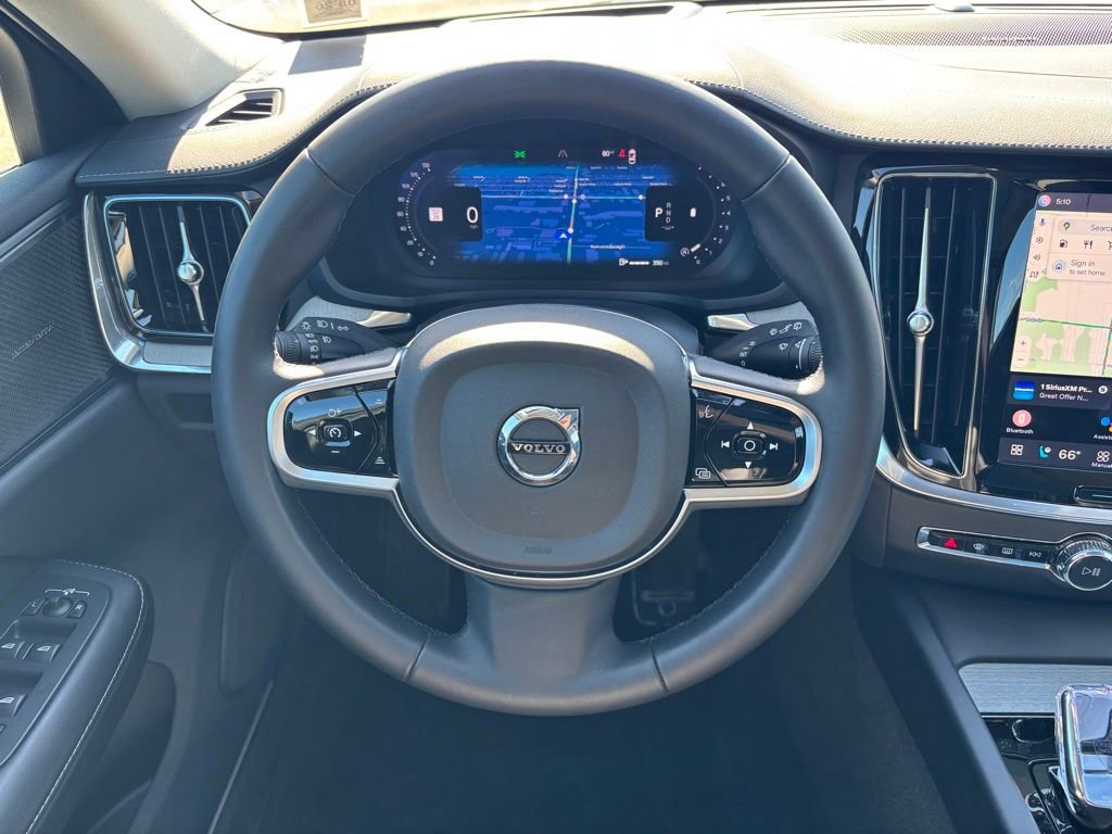 Used 2025 Volvo V60 B5 Cross Country Ultra AWD/4WD image 7