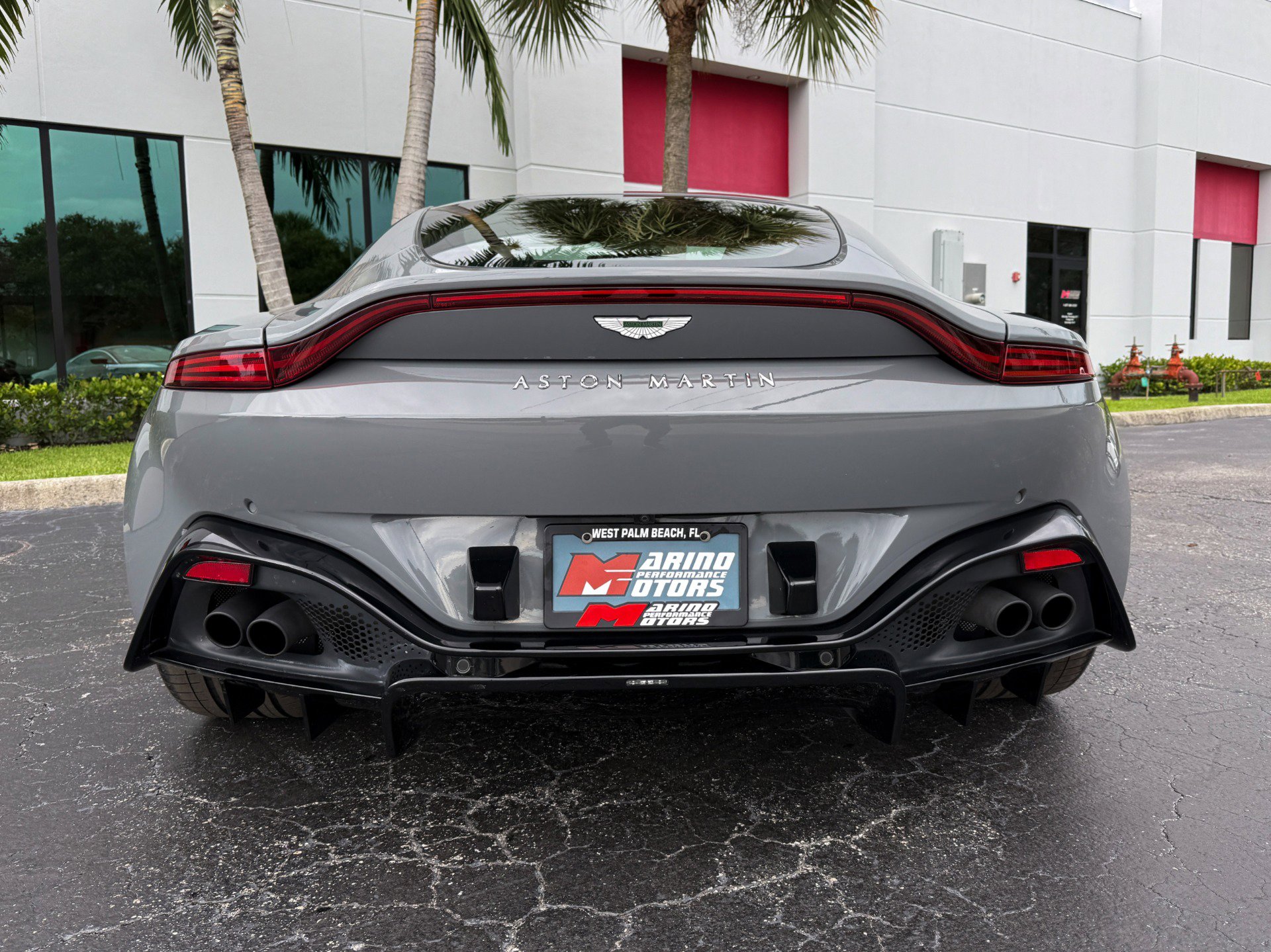 Used 2023 Aston Martin V8 Vantage Coupe image 19