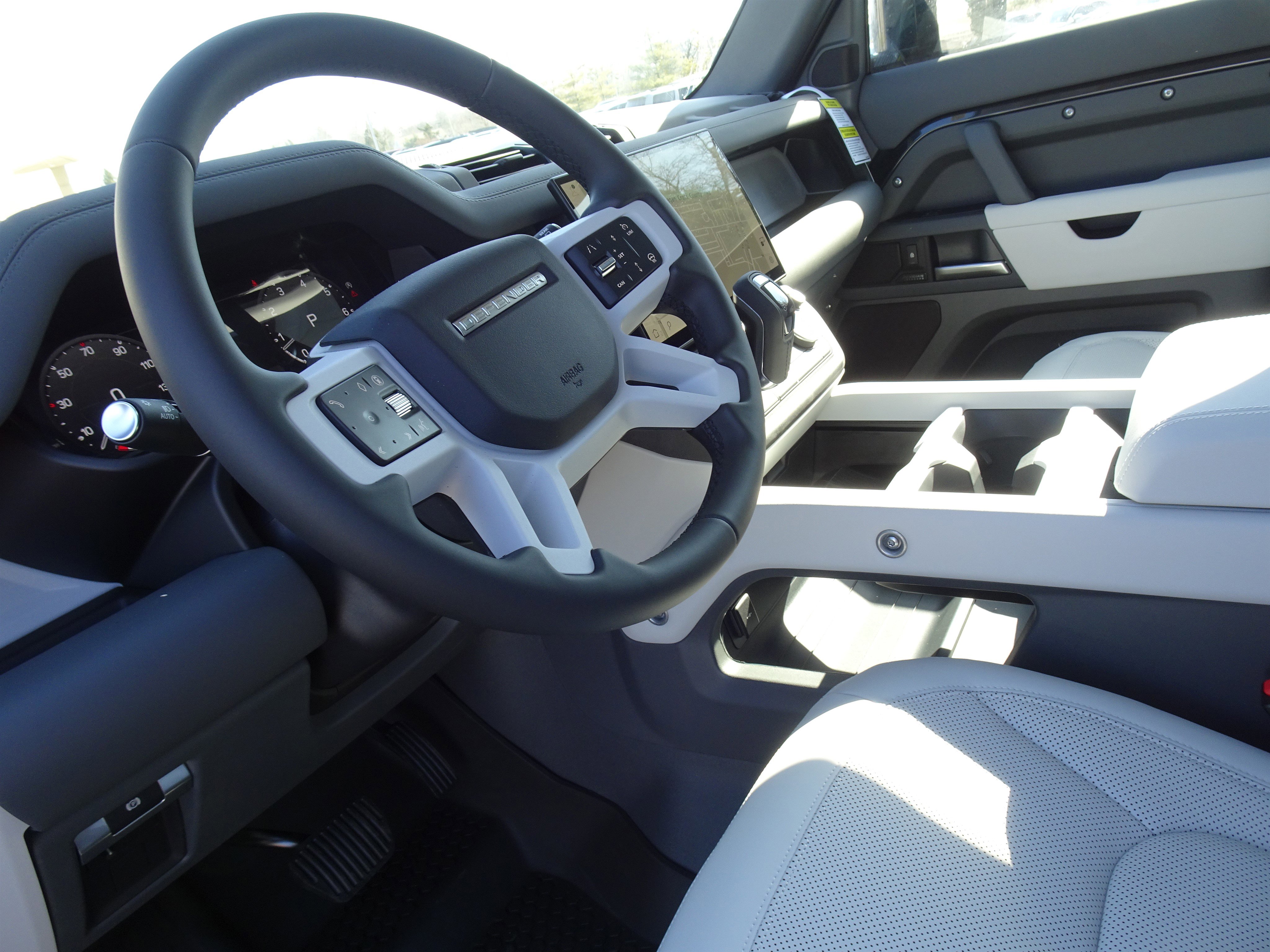 New 2026 Land Rover Defender 110 X-Dynamic SE AWD/4WD image 19