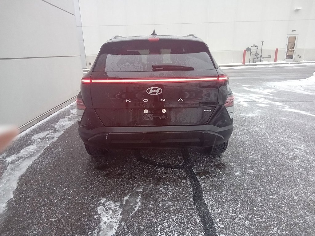Used 2024 Hyundai Kona SEL w/ Convenience Package image 3