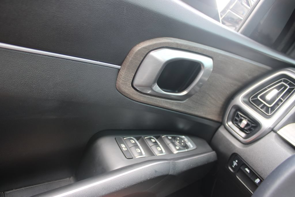 Used 2023 Kia Sorento S w/ Panoramic Sunroof Package AWD/4WD image 44