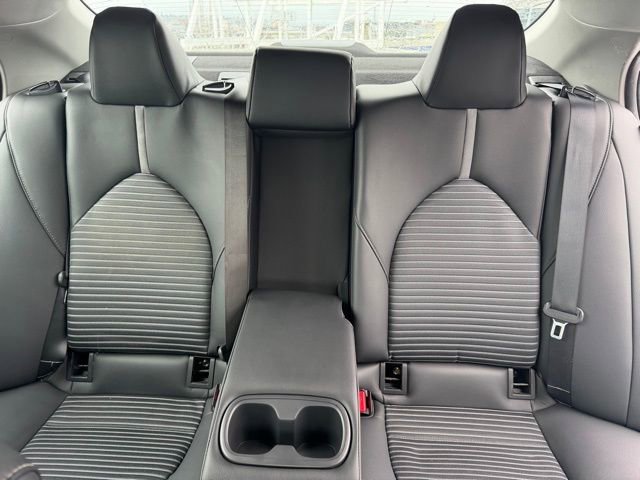 Used 2018 Toyota Camry SE image 13