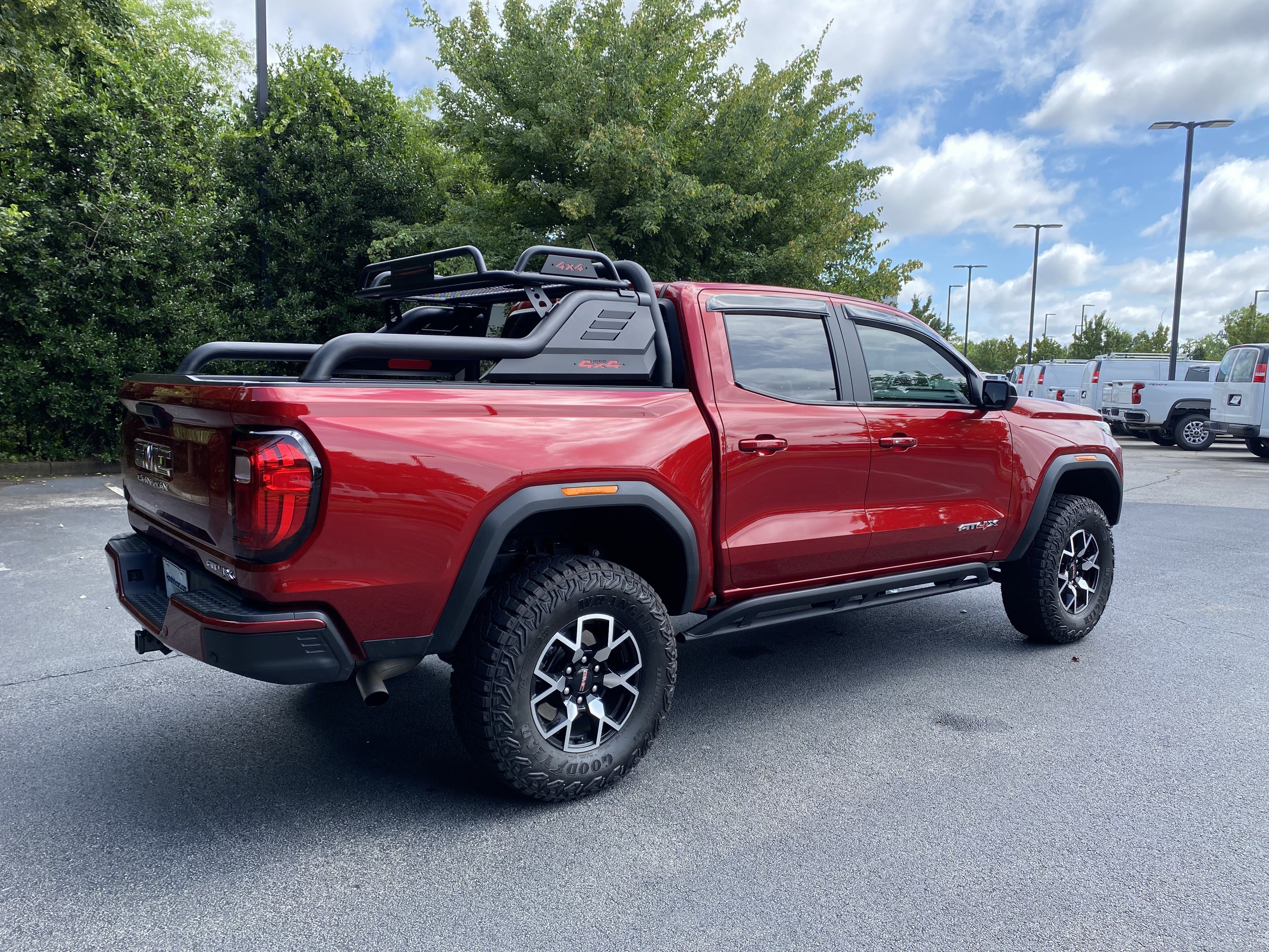 Used 2025 GMC Canyon AT4 w/ AT4X Package AWD/4WD image 9