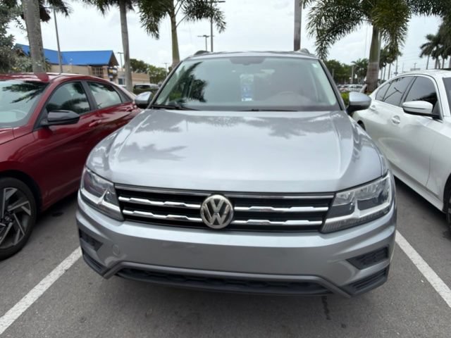 Used 2021 Volkswagen Tiguan SE w/ Panoramic Sunroof Package FWD image 3