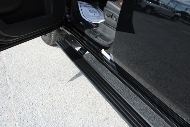 Used 2025 GMC Sierra 2500 AT4 image 21