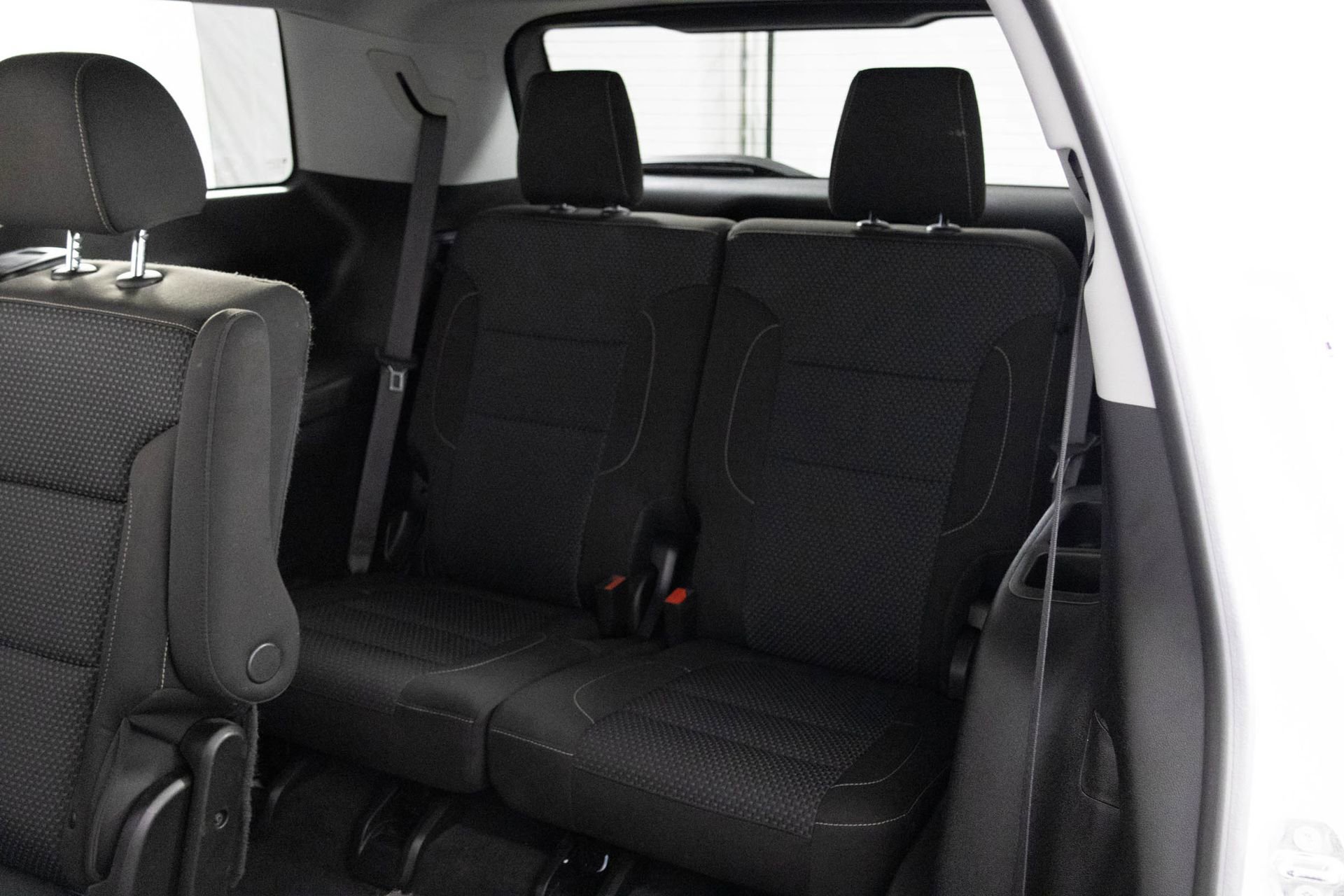 Certified 2023 GMC Acadia SLE w/ Driver Convenience Package image 35