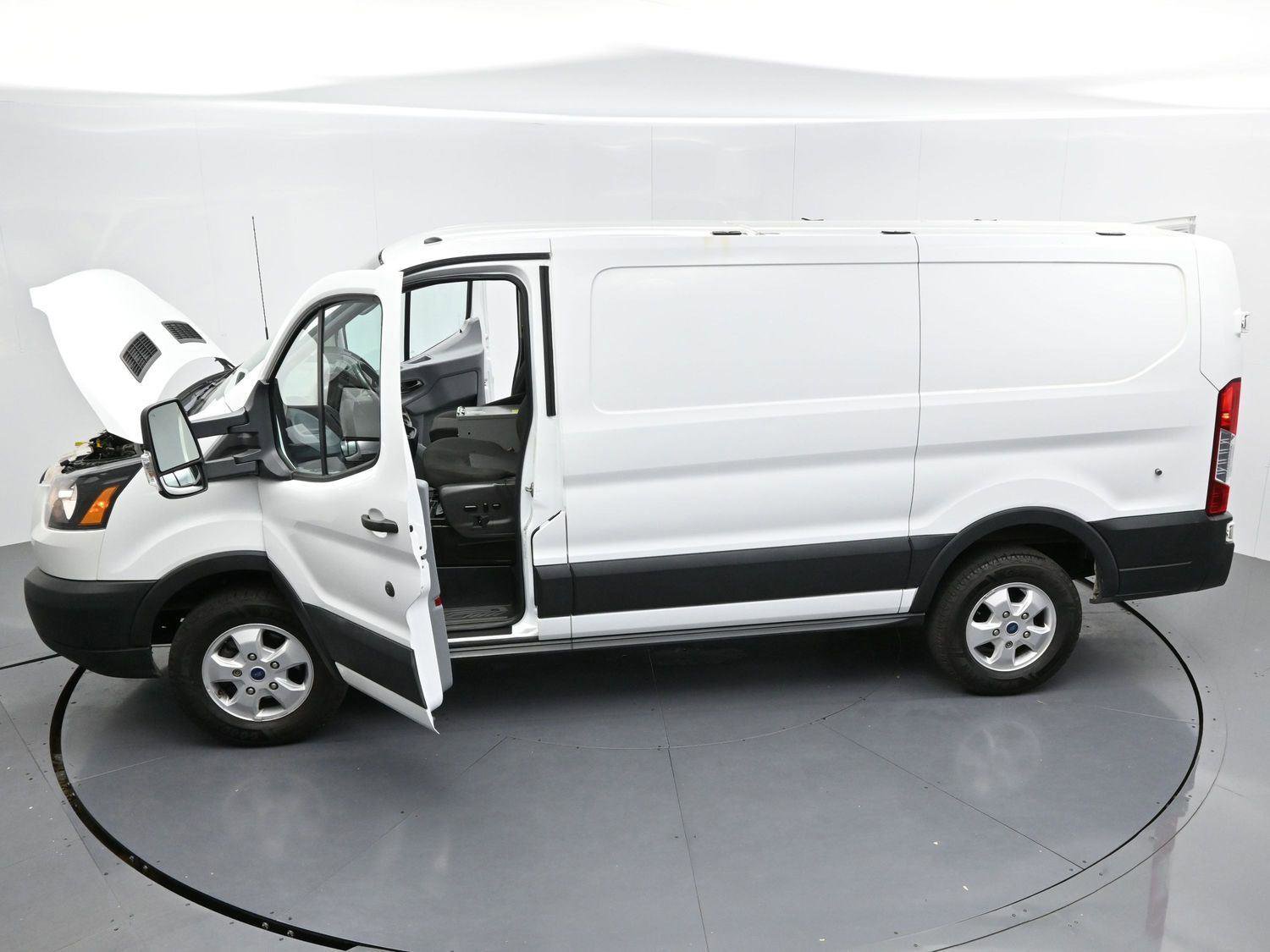 Used 2019 Ford Transit 250 130 Low Roof image 40