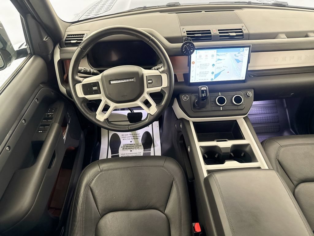 Used 2025 Land Rover Defender 130 X-Dynamic SE AWD/4WD image 23
