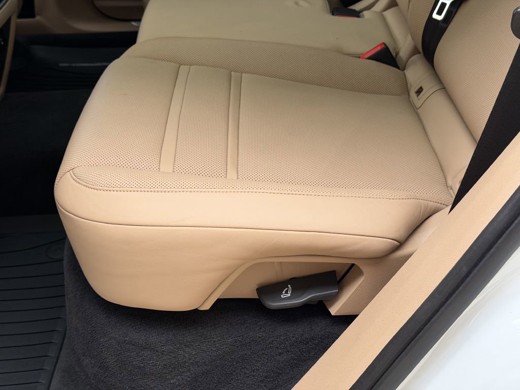 Used 2022 Porsche Cayenne Turbo w/ Premium Package Plus image 34