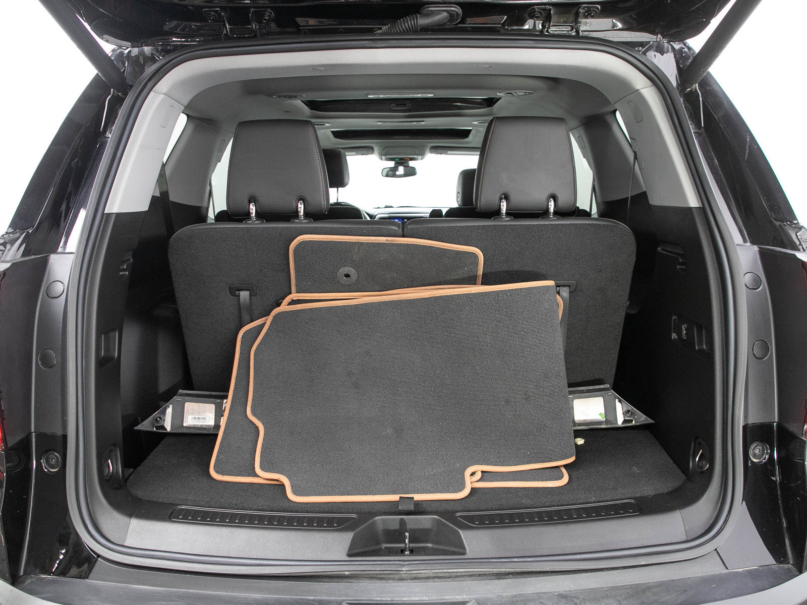 Used 2023 GMC Acadia AT4 w/ GMC Pro Grade Package AWD/4WD image 9